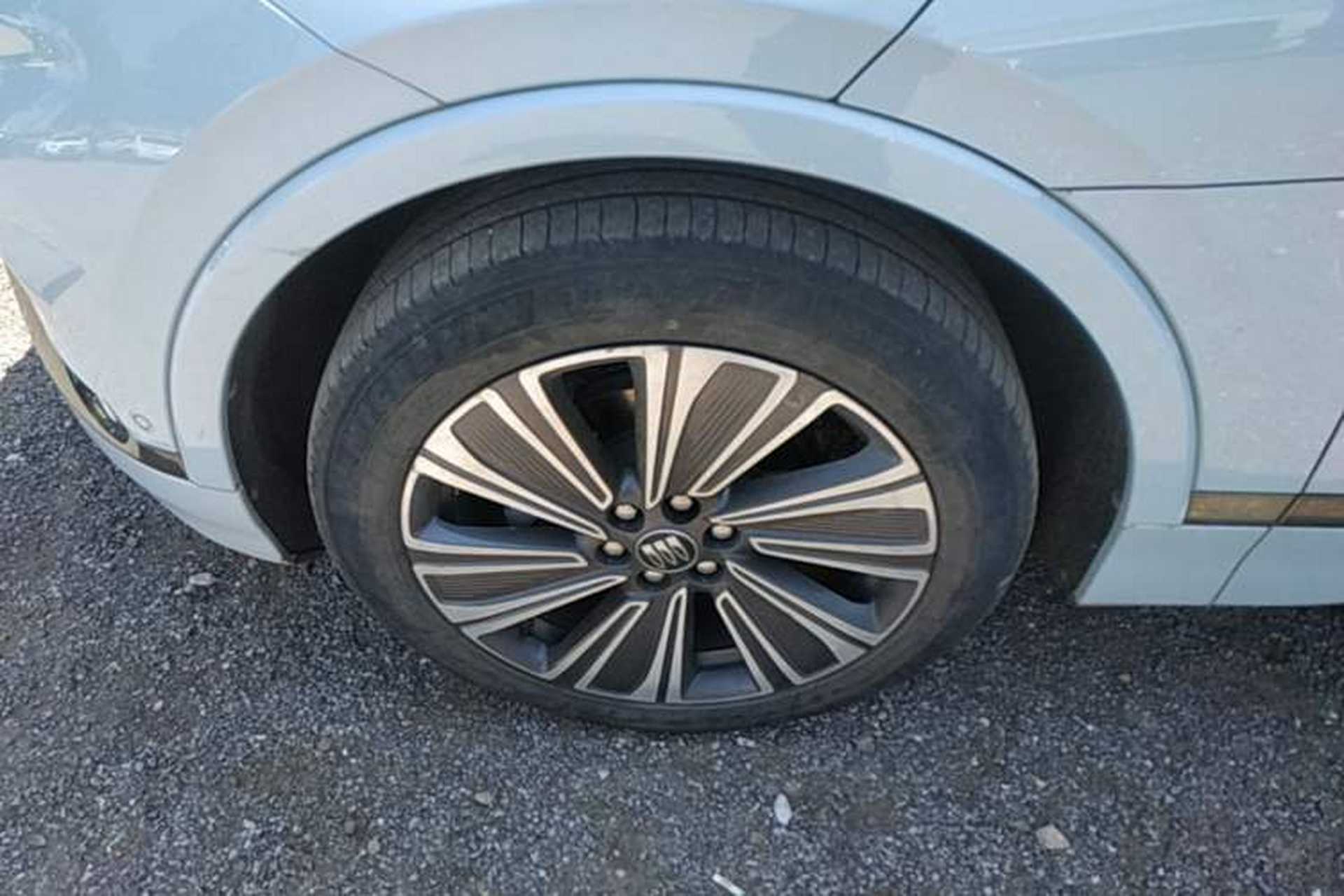 Used Buick E5 2023 Zhenxiang Standard Range Edition Left Front Wheel Hub