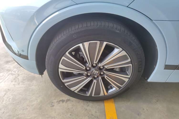 Used Buick E5 2023 Zhenxiang Standard Range Edition Left Front Wheel Hub
