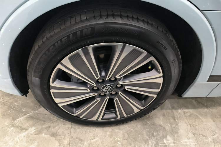 Used Buick E5 2023 Zhenxiang Standard Range Edition Left Front Wheel Hub
