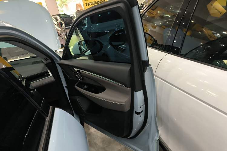 Used Buick E5 2023 Zhenxiang Standard Range Edition Right Front Door Interior