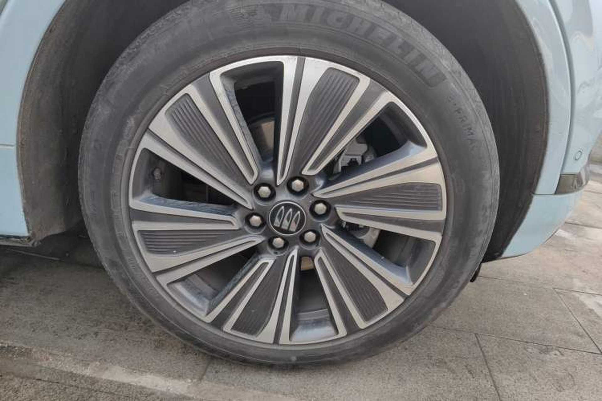 Used Buick E5 2023 Zhenxiang Standard Range Edition Right Front Wheel Hub