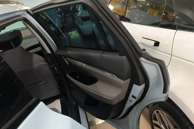 Used Buick E5 2023 Zhenxiang Standard Range Edition Right Rear Door Interior