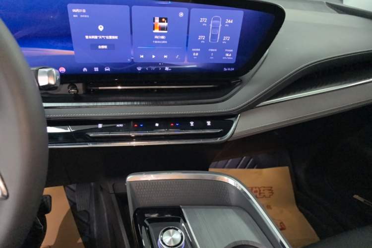 Used Buick E5 2023 Pioneer Edition Audio And AC Panel
