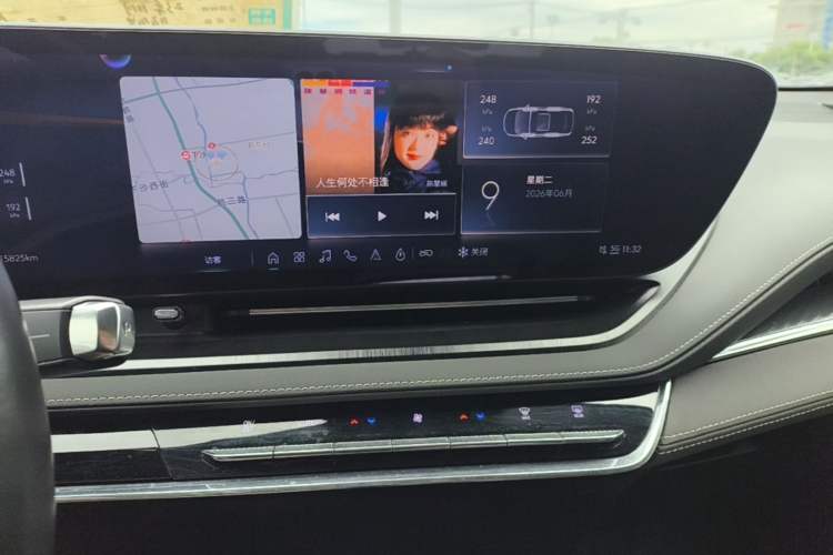 Used Buick E5 2023 Pioneer Edition Audio And AC Panel