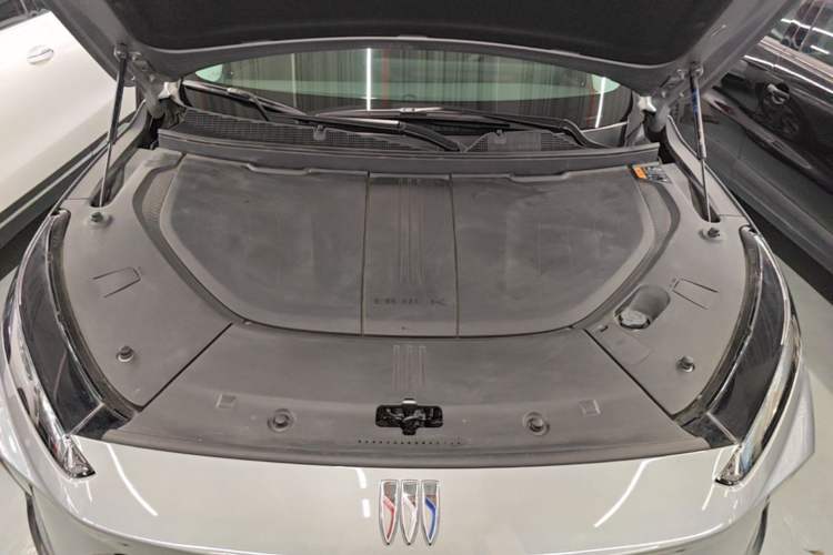 Used Buick E5 2023 Pioneer Edition Engine Bay