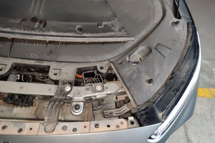 Used Buick E5 2023 Pioneer Edition Engine Bay Left