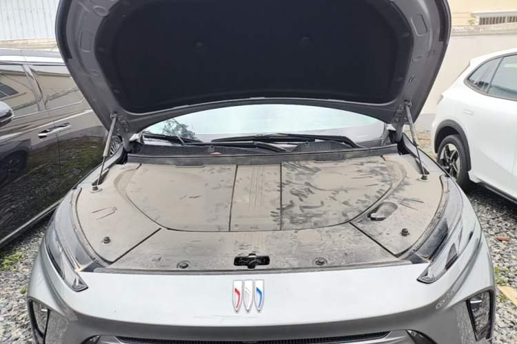 Used Buick E5 2023 Pioneer Edition Engine Bay