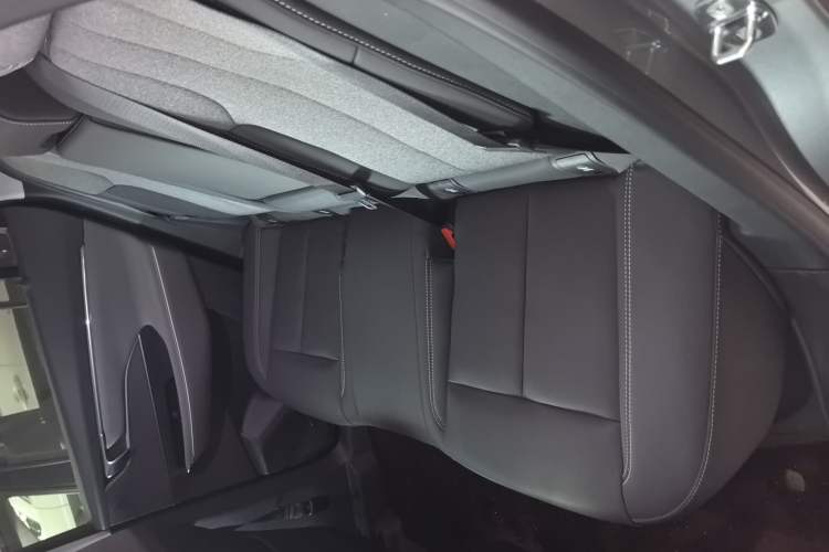 Used Buick E5 2023 Pioneer Edition Interior 10