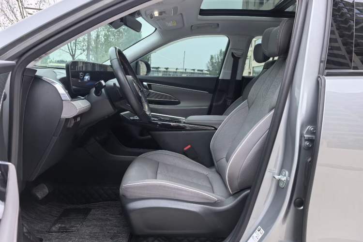 Used Buick E5 2023 Zhenxiang Standard Range Edition Interior 2