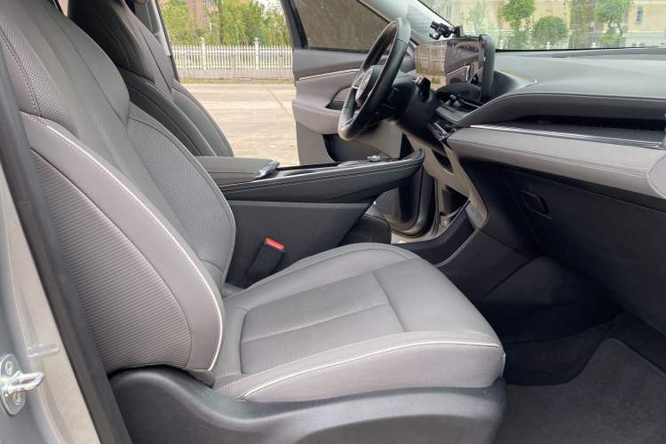 Used Buick E5 2023 Zhenxiang Standard Range Edition Interior 3