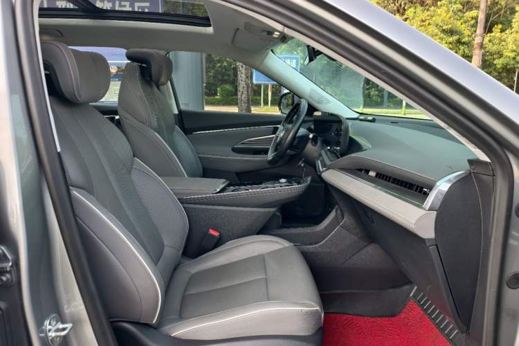 Used Buick E5 2023 Zhenxiang Standard Range Edition Interior 3