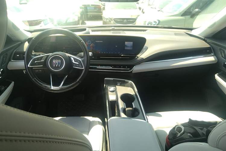 Used Buick E5 2023 Zhenxiang Standard Range Edition Interior 4