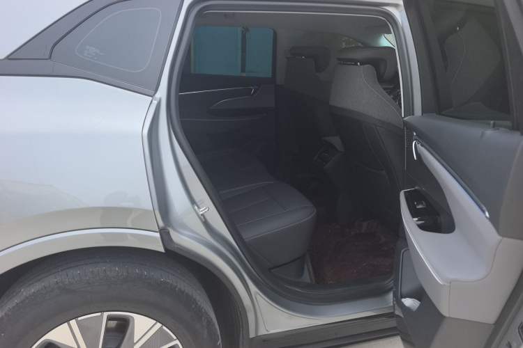 Used Buick E5 2023 Pioneer Edition Interior 8