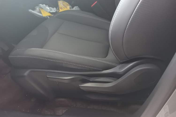 Used Buick E5 2023 Pioneer Edition Interior 9