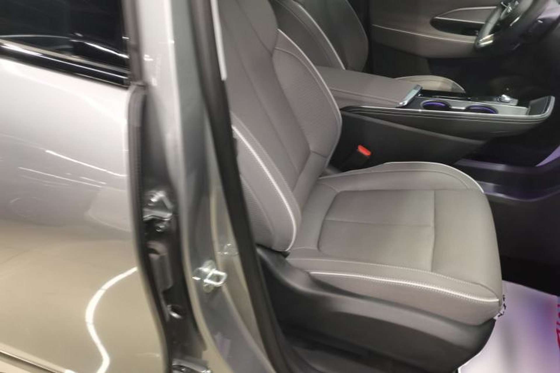 Used Buick E5 2023 Premium Long-Range Version Right Front Seat