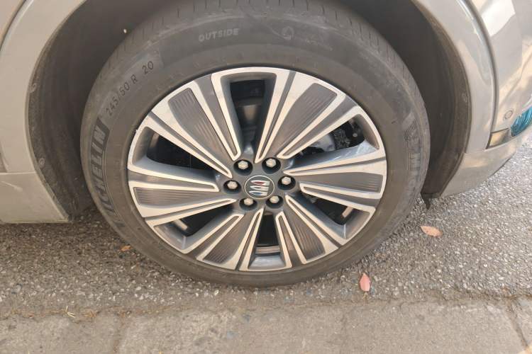 Used Buick E5 2023 Zhenxiang Standard Range Edition Right Front Wheel Hub