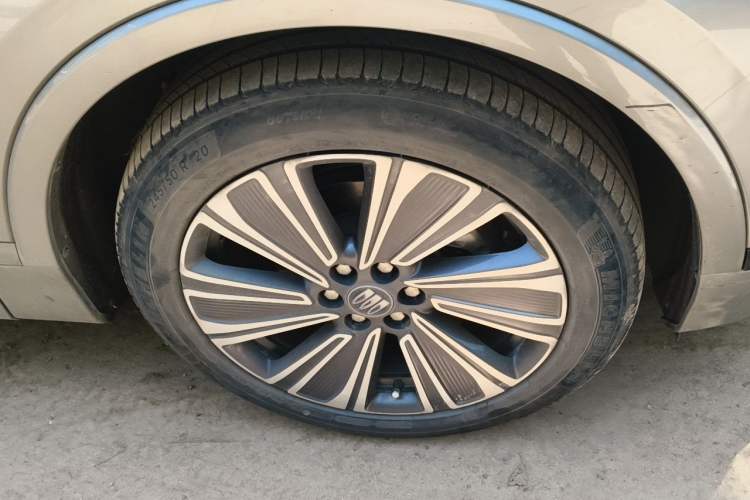 Used Buick E5 2023 Zhenxiang Standard Range Edition Right Front Wheel Hub