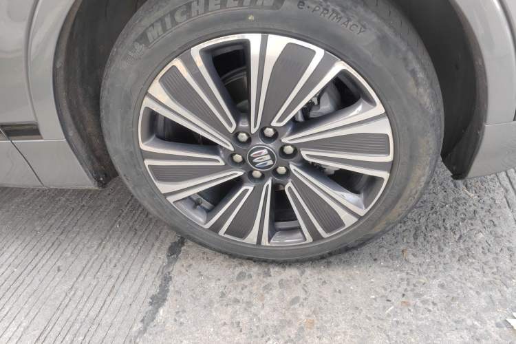 Used Buick E5 2023 Zhenxiang Standard Range Edition Right Front Wheel Hub