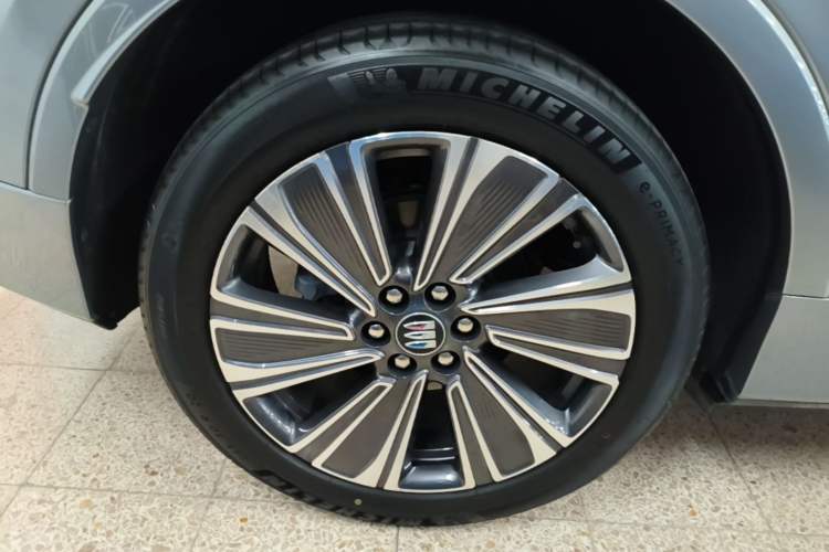 Used Buick E5 2023 Zhenxiang Standard Range Edition Right Rear Wheel Hub