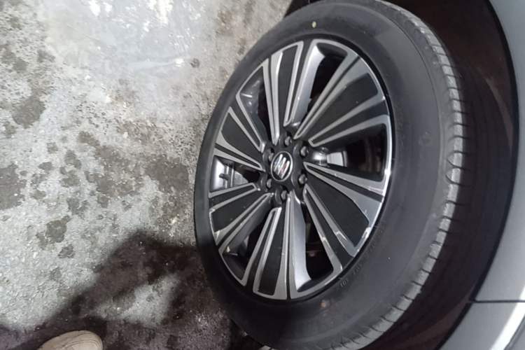 Used Buick E5 2023 Zhenxiang Standard Range Edition Right Rear Wheel Hub