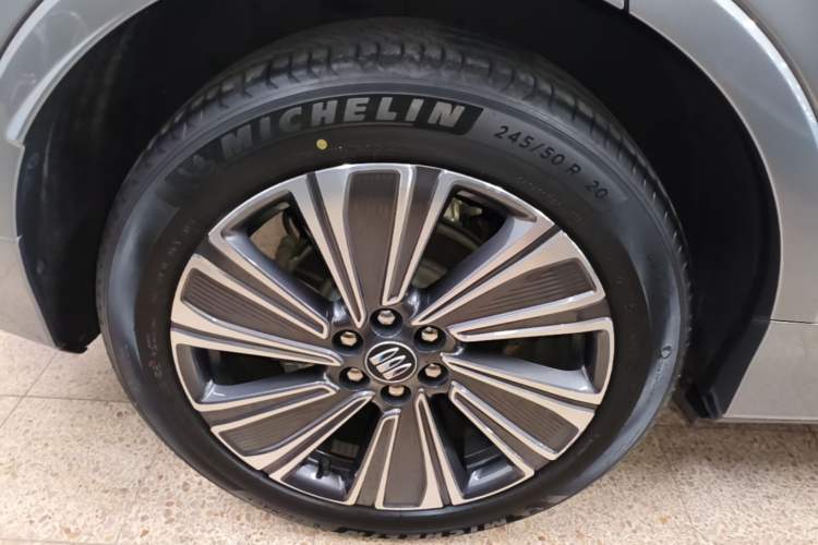 Used Buick E5 2023 Zhenxiang Standard Range Edition Right Rear Wheel Hub