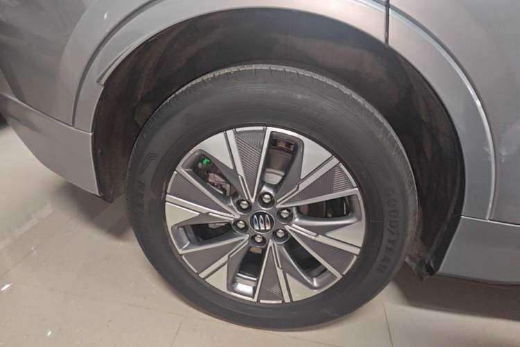 Used Buick E5 2023 Pioneer Edition Right Rear Wheel Hub