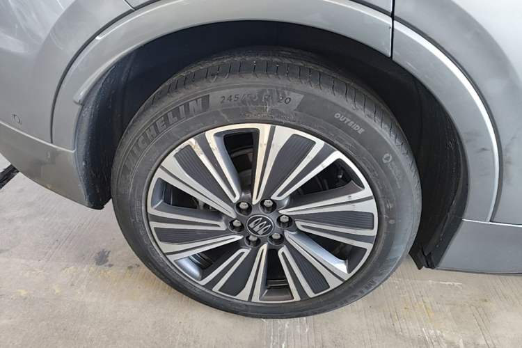 Used Buick E5 2023 Zhenxiang Standard Range Edition Right Rear Wheel Hub