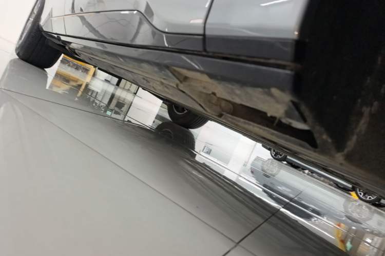 Used Buick E5 2023 Pioneer Edition Right Side Sill