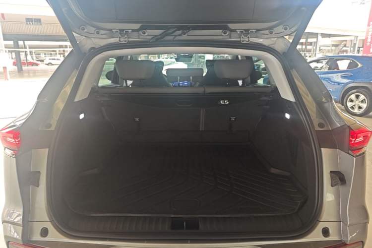 Used Buick E5 2023 Zhenxiang Standard Range Edition Trunk