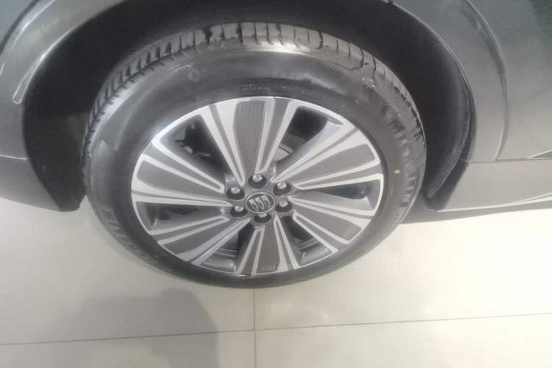 Used Buick E5 2023 Zhenxiang Standard Range Edition Right Rear Wheel Hub