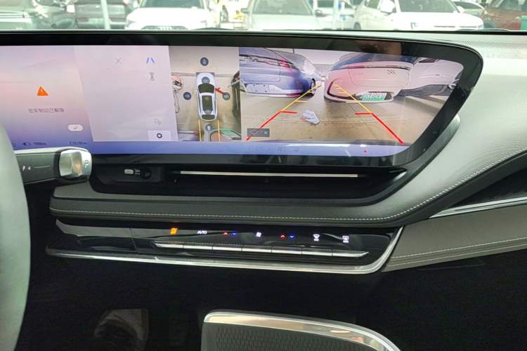 Used Buick E5 2023 Premium Long-Range Version Audio And AC Panel