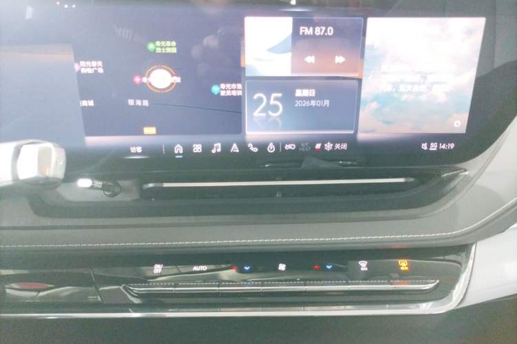 Used Buick E5 2023 Zhenxiang Standard Range Edition Audio And AC Panel
