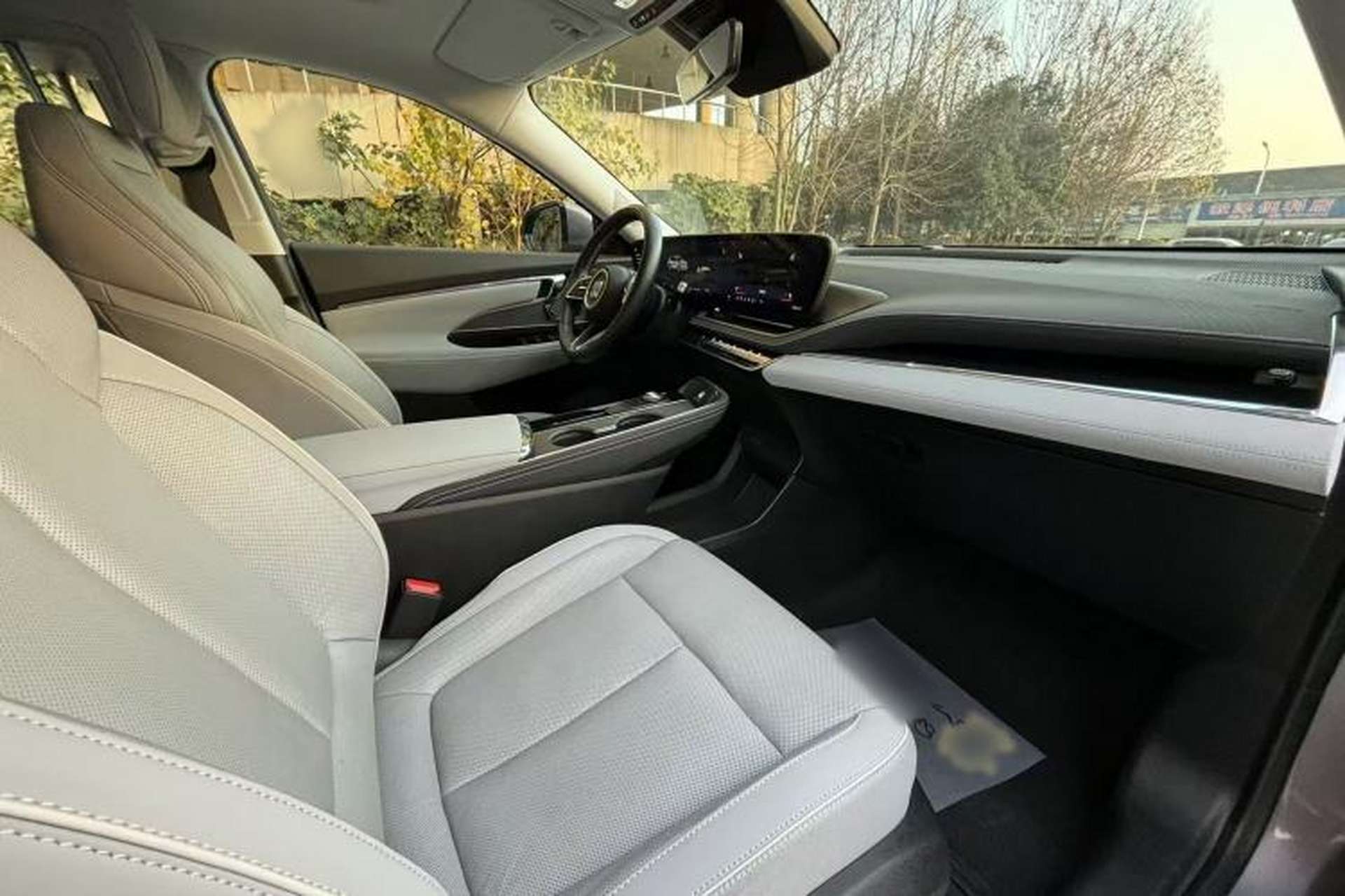 Used Buick E5 2023 Zhenxiang Standard Range Edition Interior 2