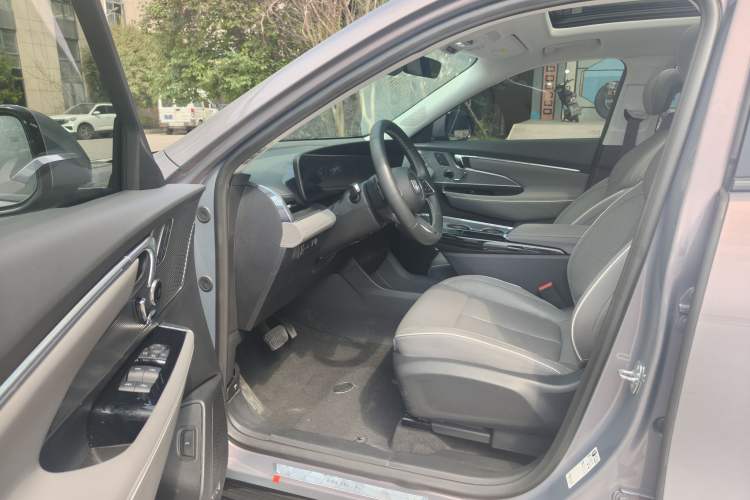 Used Buick E5 2023 Premium Long-Range Version Interior 2