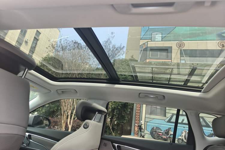 Used Buick E5 2023 Premium Long-Range Version Interior 4