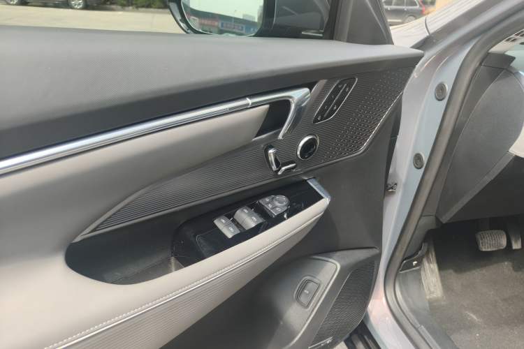 Used Buick E5 2023 Premium Long-Range Version Interior 7