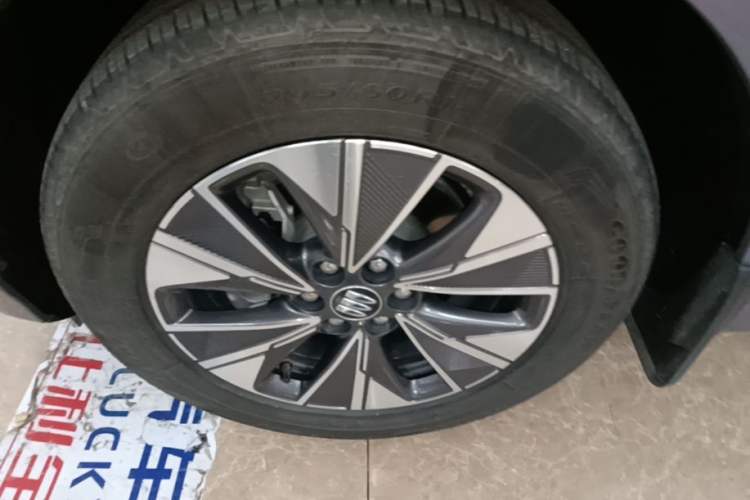 Used Buick E5 2023 Zhixiang Standard Range Edition Left Front Wheel Hub