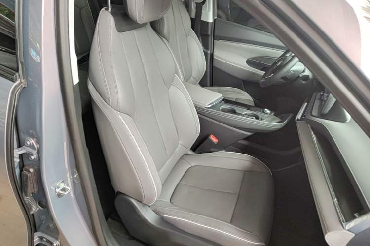 Used Buick E5 2023 Premium Long-Range Version Right Front Seat