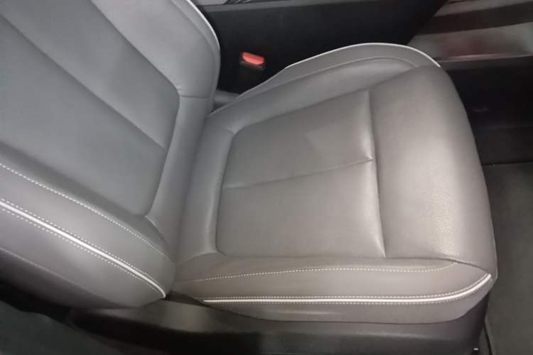 Used Buick E5 2023 Premium Long-Range Version Right Front Seat
