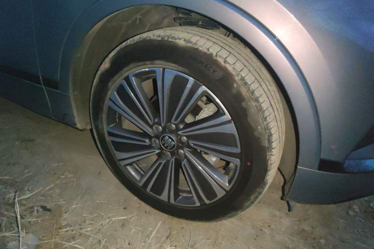 Used Buick E5 2023 Zhixiang Standard Range Edition Right Front Wheel Hub