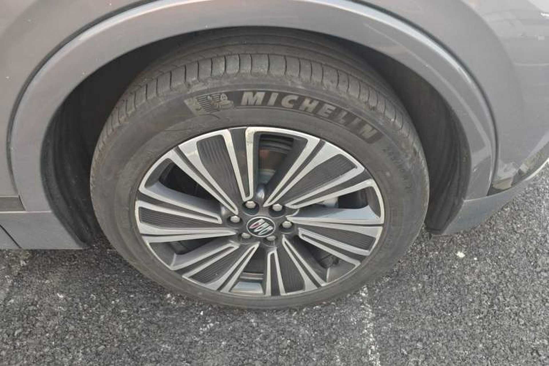 Used Buick E5 2023 Zhenxiang Standard Range Edition Right Front Wheel Hub