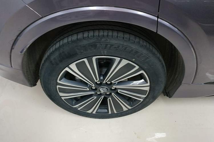 Used Buick E5 2023 Zhenxiang Standard Range Edition Right Rear Wheel Hub