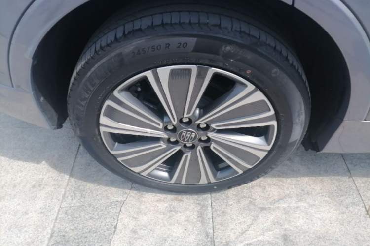 Used Buick E5 2023 Zhenxiang Standard Range Edition Right Rear Wheel Hub