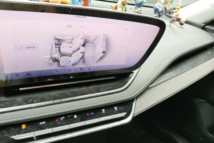Used Buick E5 2023 Premium Long-Range Version Audio And AC Panel