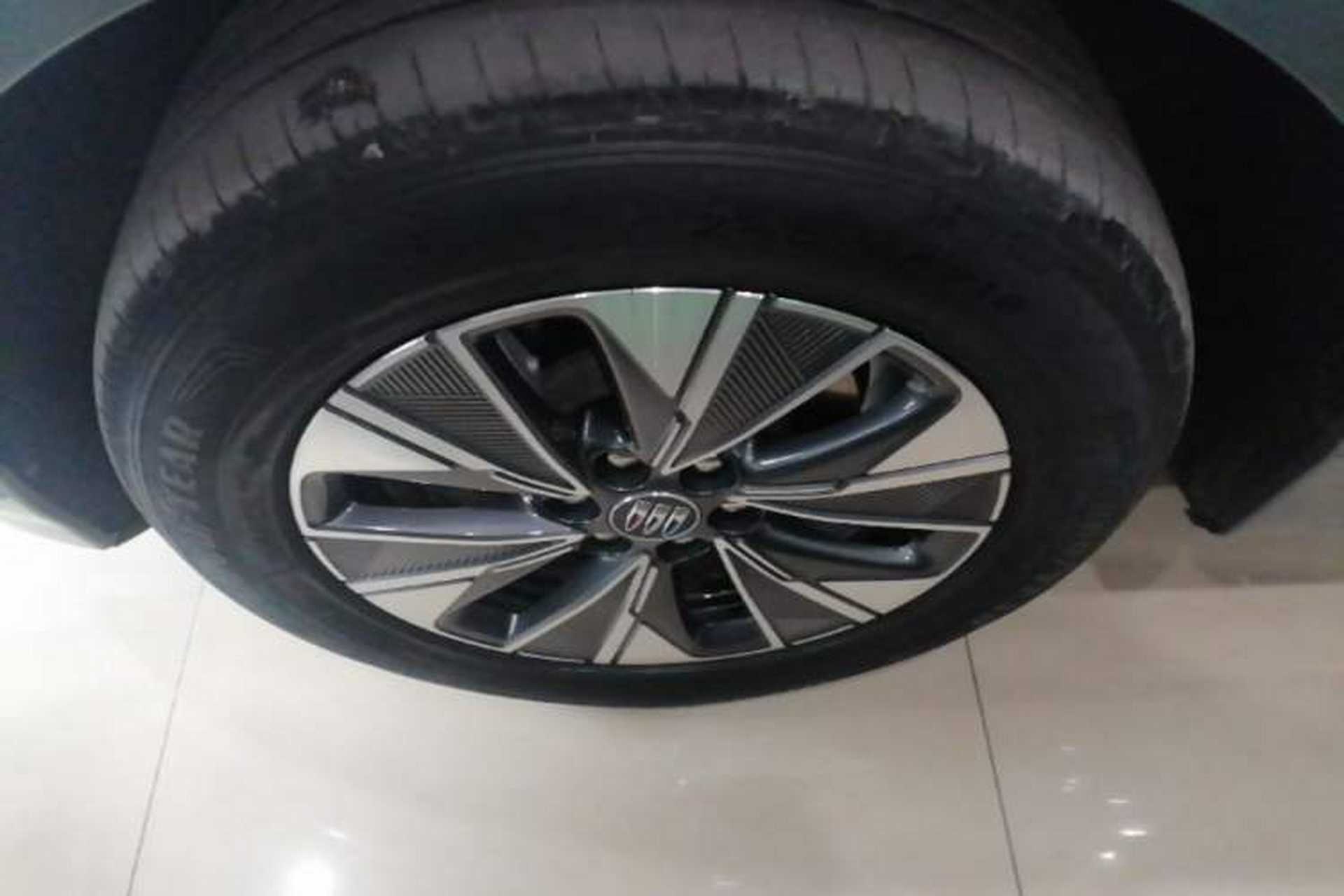 Used Buick E5 2023 Pioneer Edition Left Front Wheel Hub