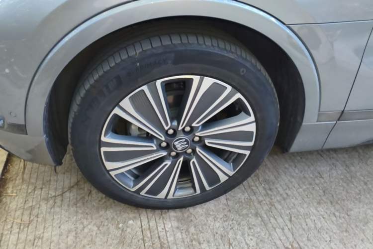 Used Buick E5 2023 Zhenxiang Standard Range Edition Left Front Wheel Hub
