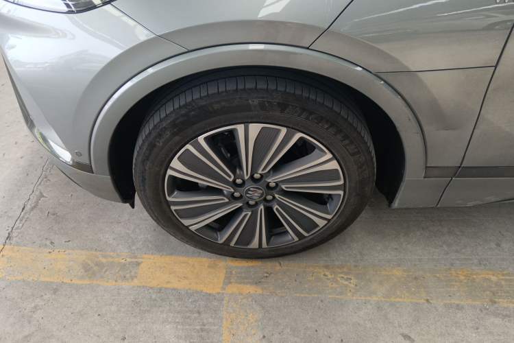 Used Buick E5 2023 Zhenxiang Standard Range Edition Left Front Wheel Hub