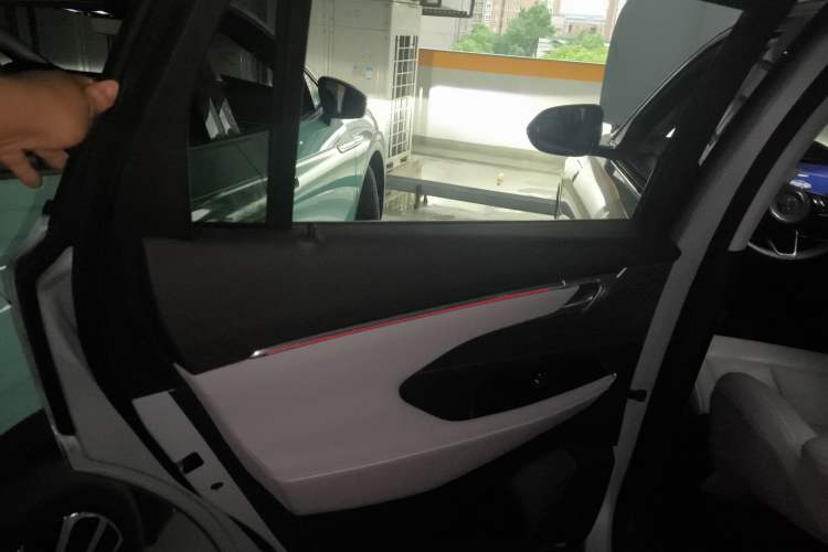Used Buick E5 2023 Zhenxiang Standard Range Edition Left Rear Door Interior