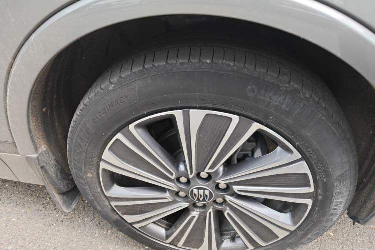 Used Buick E5 2023 Zhenxiang Standard Range Edition Right Front Wheel Hub