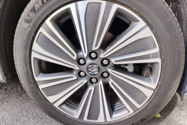 Used Buick E5 2023 Zhenxiang Standard Range Edition Right Front Wheel Hub